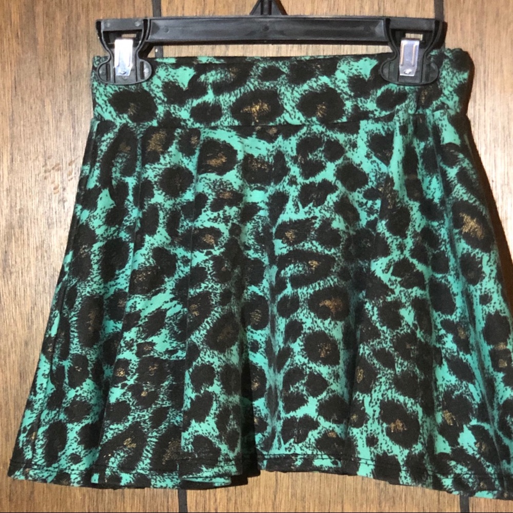 Girls 7/8 Dollhouse skirt